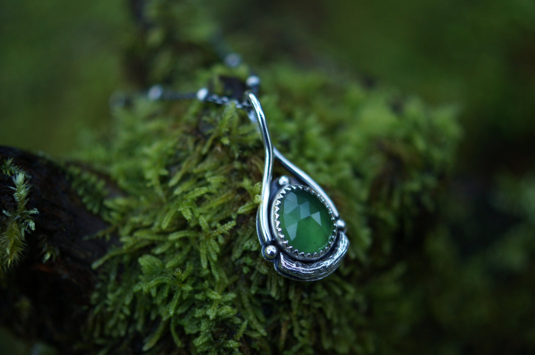 Earthdrop Pendant - green serpentine